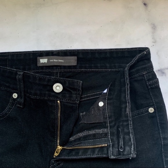 Levi's Denim - Dark wash LEVIS jeans